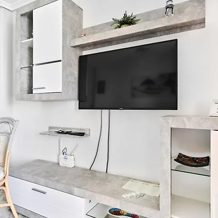 Espanhouse Martina First Line Sea View With Pool 公寓 托雷维耶哈